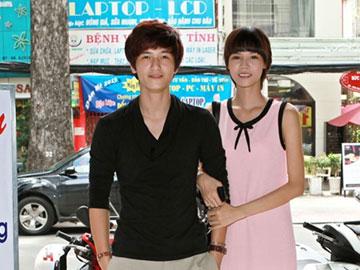 Hotboy Huỳnh Anh 'tay trong tay' với người tình mới