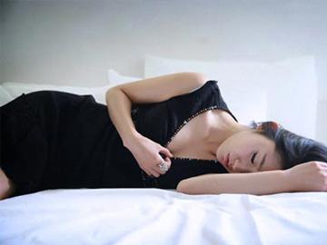 Chồng giàu, cả tháng không động vào người