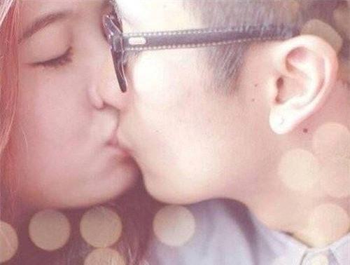 Cặp kè hot girl JVevermind nhạt dần đều theo từng Vlog