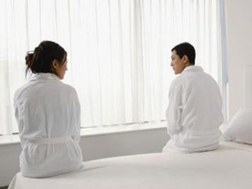Chồng thay đổi hoàn toàn sau ngày cưới