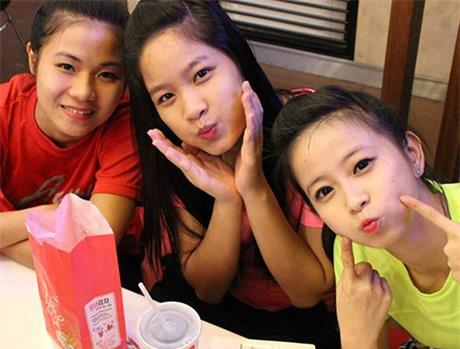 Là một nữ sinh đáng yêu, thích tụ tập vui vẻ cùng bạn bè