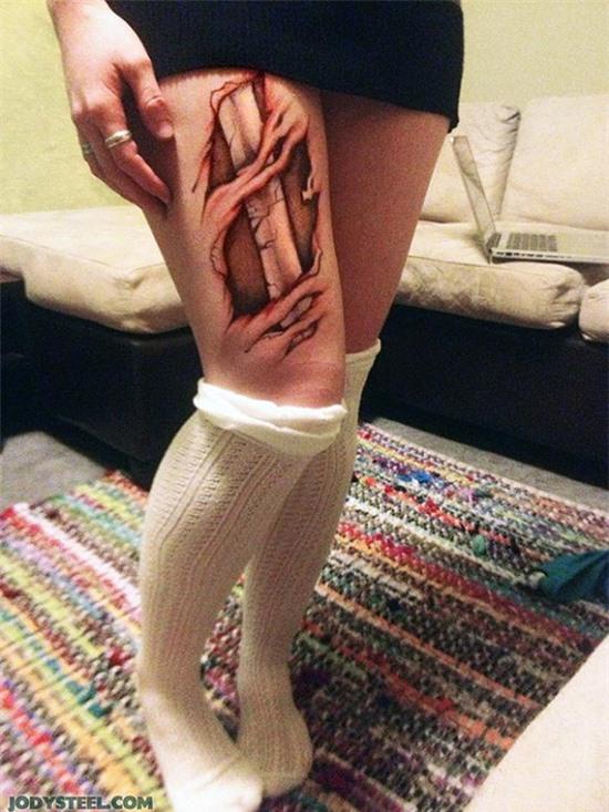 9x thư giản bằng cách vẽ tranh… lên đùi