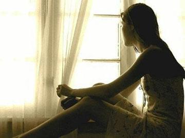 Mẹ tôi nhục với nhà chồng khi chăm con đẻ