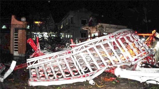 Hình ảnh bão số 10 tàn phá miền Trung