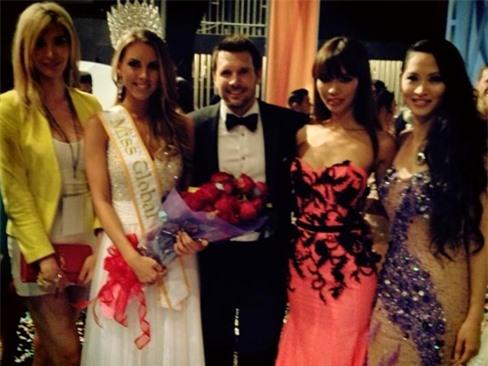 Hà Anh, nam MC Rossi Morreale và người đẹp Canada giành vương miện Miss Global lần thứ nhất