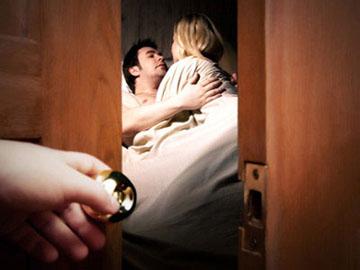 Khi mẹ đơn thân “sống thoáng”