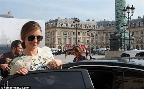 Miranda Kerr bị Louis Vuitton 'đuổi về' vì sai hẹn - 5