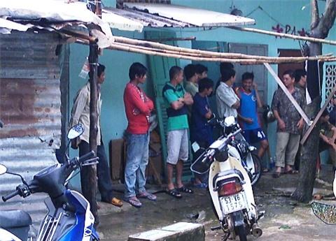 Người đàn ông gục chết trong phòng trọ