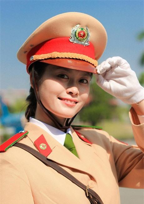 Nữ cảnh sát giao thông Đồng Thị Minh Ánh
