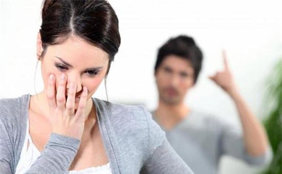 “Chết ngất” vì phát hiện bí mật động trời của chồng sắp cưới 1