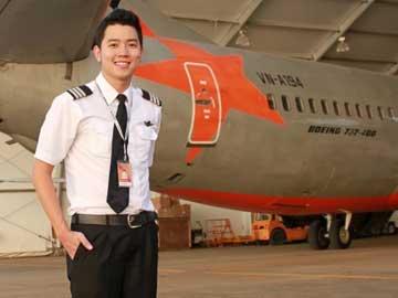 Cơ phó 9X điển trai như diễn viên tại Việt Nam