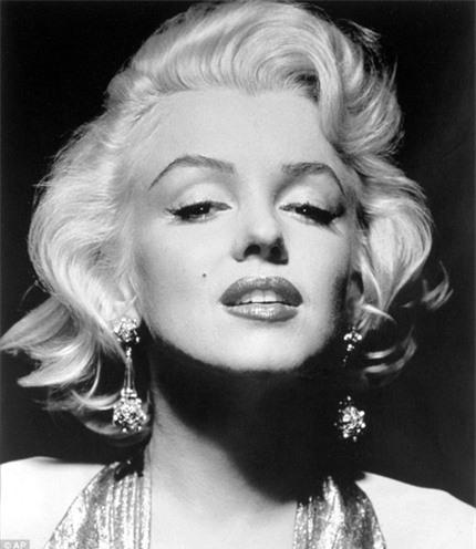 Gương mặt hoàn hảo của biểu tượng sex Marilyn Monroe