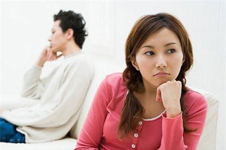 Chưa bao giờ tôi nói với mẹ hay với chồng rằng tôi ân hận vì cuộc hôn nhân đó, nhưng thực tế tôi đang ân hận…