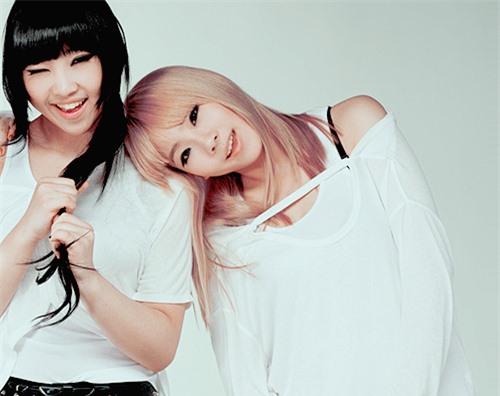 [120822][ARTICLE] 2NE1′CL &amp; Minzy on One of Five Hottest Kpop Female Rapper The maknae line of 2NE1 , are on xxlmag.com as one of Hottest Female Kpop Rapper . XXL is a Hip-Hop magazine, published by Harris Publications. Hip-hop, new music, rappers and news from #1 selling music magazine XXL – hiphop on a higher level. The magazine also leaving some toughts for the chosen rapper . CL of 2NE1: The self-claimed, “Baddest Female,” boasts superstar qualities on all forefronts. As the leader of the popular girl group 2NE1, her distinctively boastful attitude, fluent rapping capabilities, and vocal strength make her a wunderkind in the K-pop genre. Versed in multiple languages (English, Korean, Japanese, and hint of French), with inquisitive attitude towards all things creative, her style and music choices have garnered praise from producers will.i.am, Diplo, and Swizz Beats, as well as the flamboyant designer Jeremy Scott. A solo album from CL has been a subject of discussion since her debut, and both fans and critics wait for its release, patiently. Minzy of 2NE1: The youngest member of 2NE1, who’s known for her dancing abilities and cutesy antics, is also a standout vocalist/rapper with immense potential as a solo act. Minzy, who debuted at the young age of 15, has played a pivotal role alongside CL as a dominating force for the group’s stage presence with her attention-grabbing choreography, impressive singing, and occasional, yet very well executed, rapping. Even though she’s not a native English speaker, as a huge fan of hip-hop and R&amp;B music, Minzy can recite various verses by Jay-Z, Missy Elliot, Common and others. Plus, as a trainee under YG Family (one of Korea’s biggest record labels with its focus on hip-hop/R&amp;B), she has all the rapper traits coordinated down to the smallest detail.”  Source: XXLMAG