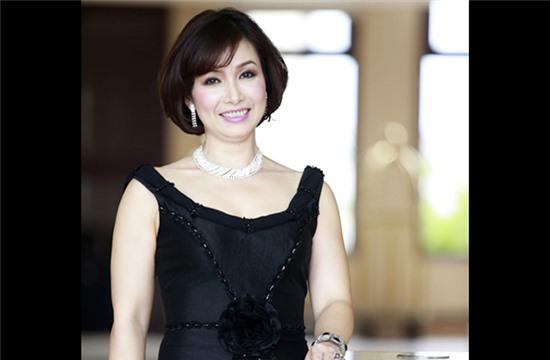 Khi đăng quang ngôi vị này chị đang là sinh viên năm thứ nhất khoa tiếng Anh của Đại học Tổng hợp Hà Nội.