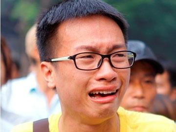 Giới trẻ òa khóc theo linh cữu Đại tướng Võ Nguyên Giáp