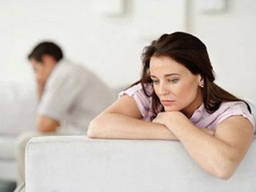 Chấp nhận việc chồng ngoại tình vì muốn giữ gia đình