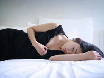 Rũ bỏ thai không được, bạn trai đạp thẳng bụng tôi