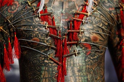 Lễ hội ăn chay rùng rợn tại Thái Lan - 3