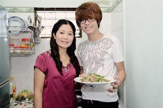 Bốn bà mẹ lý tưởng nhất showbiz Việt