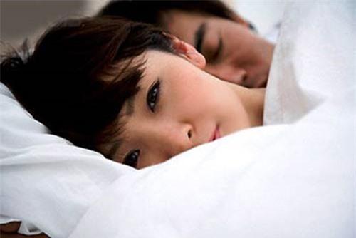 Mang thai vì tay có tinh trùng, chạm vào 