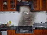 Lửa bốc cháy dữ dội khi bật bếp gas nấu ăn