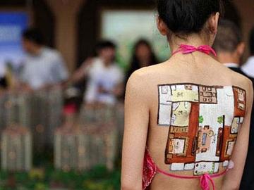 Rộ trào lưu kiếm tiền từ lưng, đùi, ngực