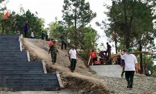 Gấp rút bảo vệ mộ Đại tướng Võ Nguyên Giáp trước siêu bão Haiyan | Vũng Chùa, Đảo Yến, Mộ đại tướng Võ Nguyên Giáp, Siêu bão, Bão số 14, Chống bão