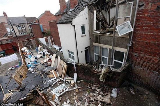 Tai nạn ngớ ngẩn vì... tự tử bất thành 2