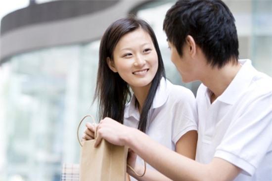 Cắt nghĩa lý do chàng nói lời yêu nhưng không phải yêu 1