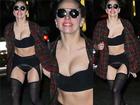 Lady Gaga phanh áo khoe bikini phản cảm