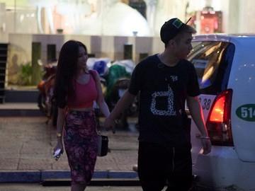 Yanbi đưa bạn gái nóng bỏng đi thử áo cưới
