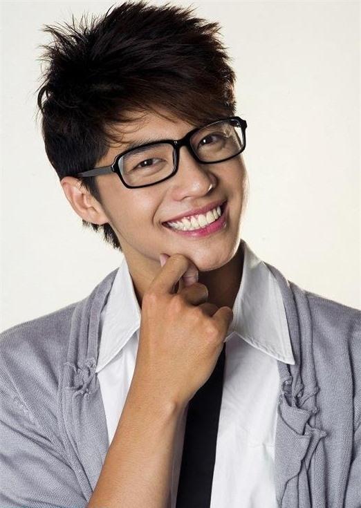 Ngắm nụ cười hút hồn của các mỹ nam showbiz Việt 7