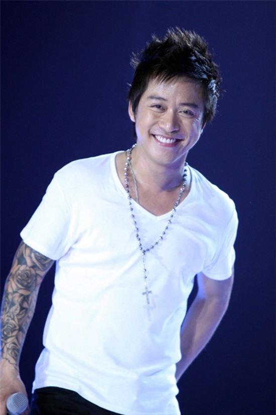 Ngắm nụ cười hút hồn của các mỹ nam showbiz Việt 9