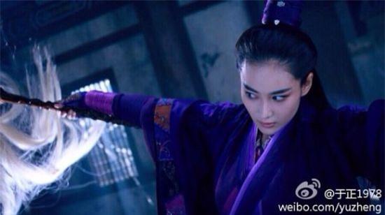 Mai Siêu Phong gây sốc khi liếm tay của Hoàng Dược Sư