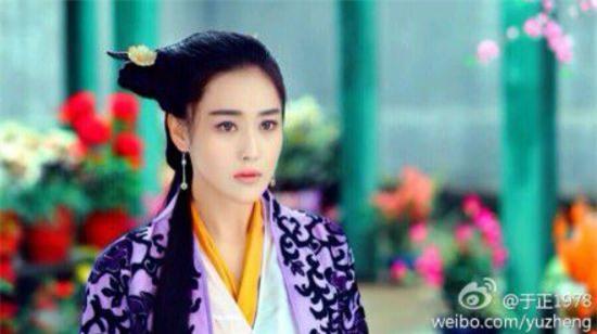 Mai Siêu Phong gây sốc khi liếm tay của Hoàng Dược Sư