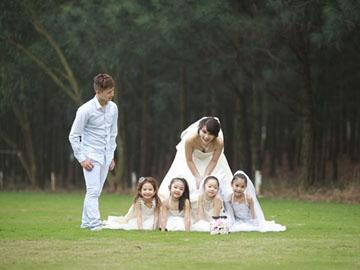 Cô giáo 9X và tình yêu sóng gió lệch 20 tuổi