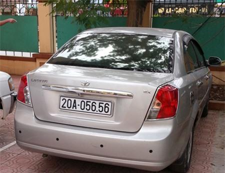 Chiếc ôtô Thưa dùng để chở xác anh Bằng vứt xuống sông Cầu. Ảnh: Việt Dũng.