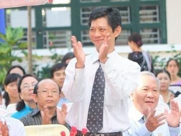 Hiệu trưởng 'tuyệt vời ông mặt trời' của teen Trần Đại Nghĩa