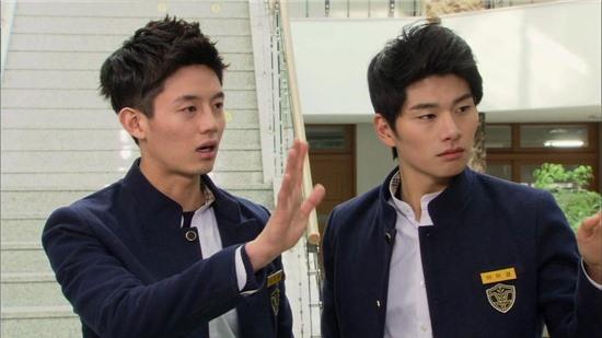 Khi học trò nổi loạn, làm giáo viên phát mệt trong phim