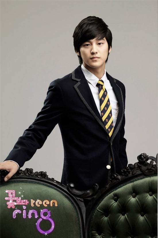 Khi học trò nổi loạn, làm giáo viên phát mệt trong phim