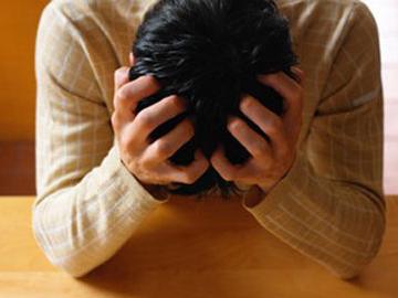 Có mụn ruồi râu, tôi bị nói là dâm
