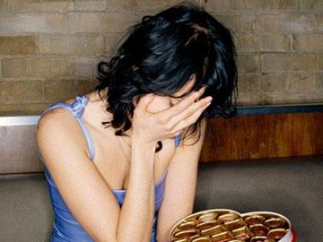 Chỉ gái nghèo mới tham lam giữ đồ của tình cũ