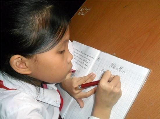 chữ đẹp, tranh, cô bé, lớp 3