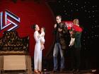 Chồng Tây bất ngờ lên sân khấu tỏ tình với Đoan Trang bằng tiếng Việt