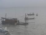 Nghệ An: Tàu cá chở 8 ngư dân bị chìm vì sương mù