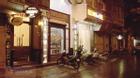Hà Nội: Khách sạn trên phố 