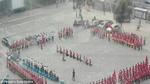 Nhân viên quán lẩu tổ chức quỳ lạy ông chủ gây xôn xao Trung Quốc