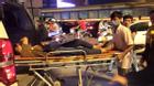 Hà Nội: Vô tình gặp tai nạn trên đường, xe cấp cứu tức tốc dừng xe cứu nạn nhân