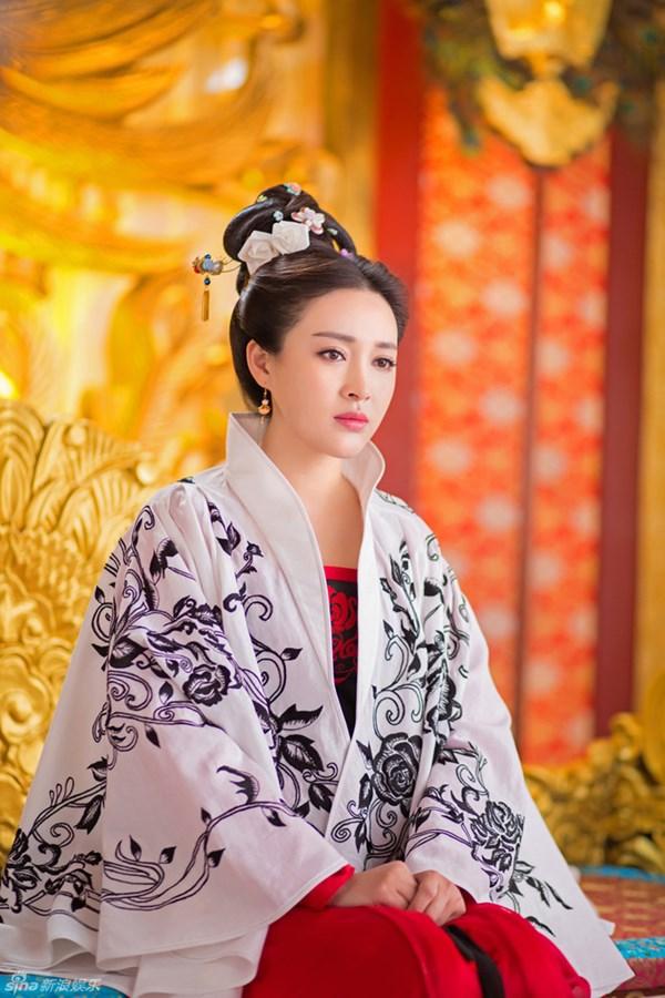 2sao-can-dinh-dinh-bao-thanh-thien-01.jpg